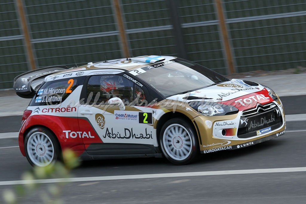 l Abu Dhabi World Rally Team